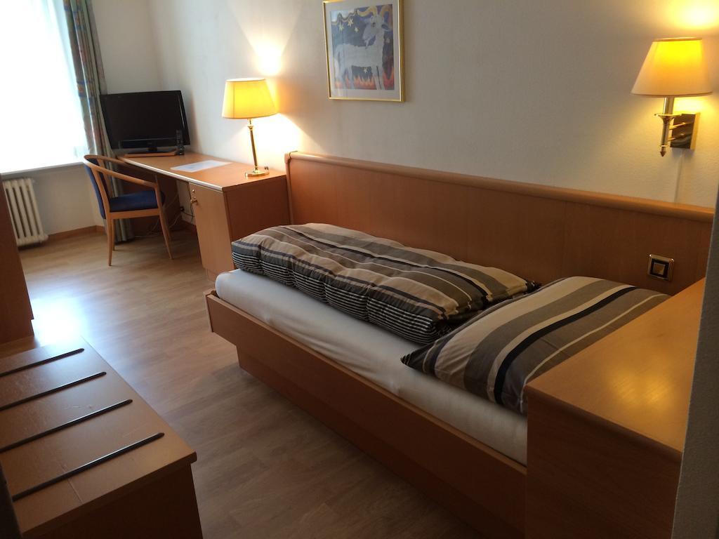 Hotel Schwert Näfels Rum bild